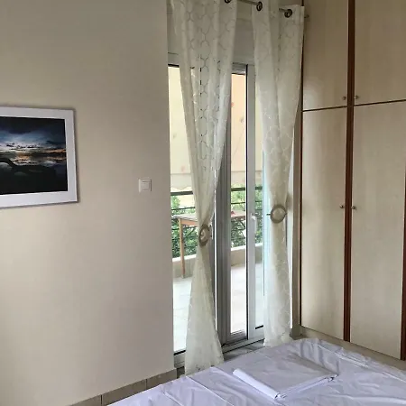 Ourania's Apartman Kaména Vúrla