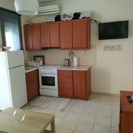 Ourania's * Kaména Vúrla