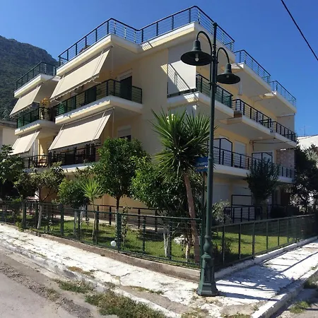Ourania's Apartman Kaména Vúrla